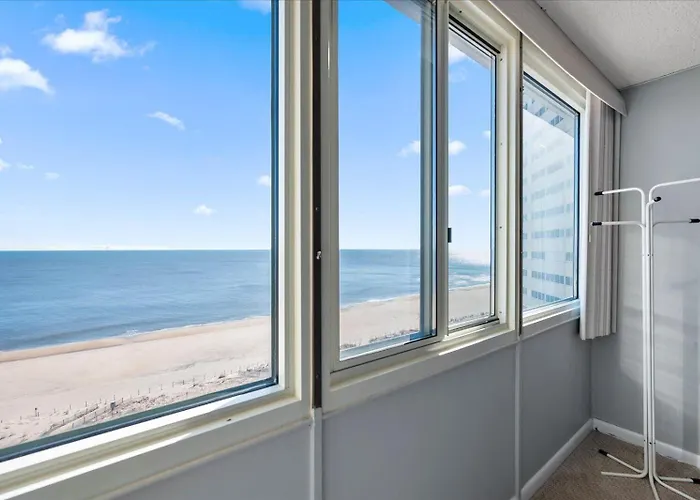 3 Bedroom Ocean Front In Desired Quay Building Ocean Stadt