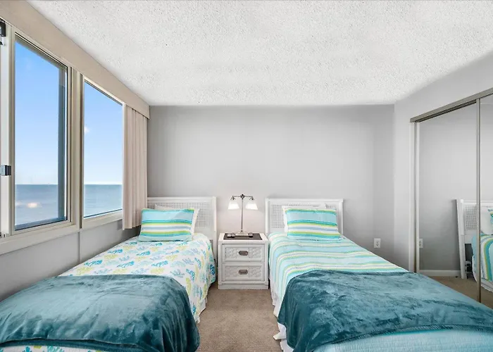 3 Bedroom Ocean Front In Desired Quay Building Ferienhaus